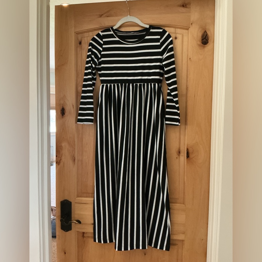 Black and White Striped Kids Dress sz 10
